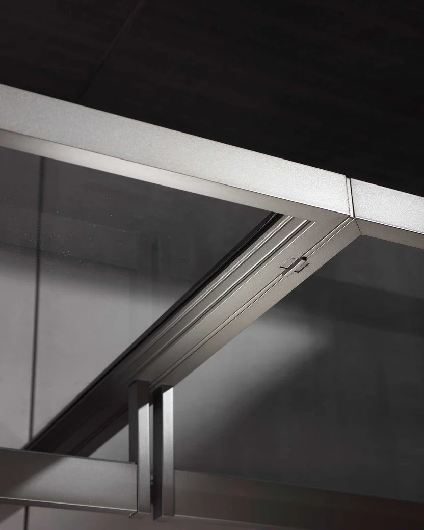 Solvia Series frame close-up detail